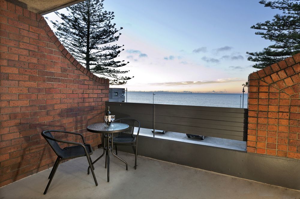 Beachfront Voyager Motor Inn Burnie Extérieur photo