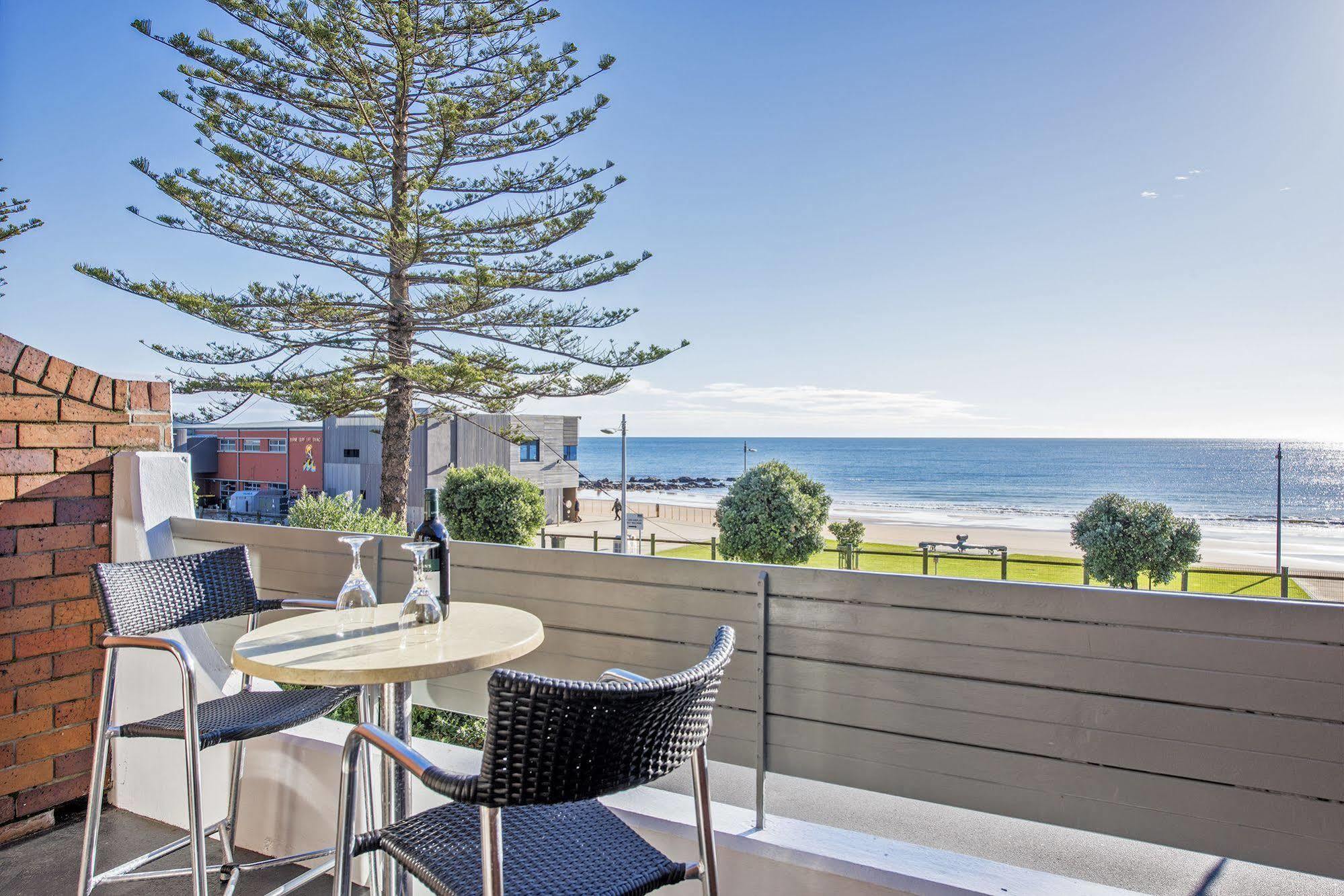 Beachfront Voyager Motor Inn Burnie Extérieur photo
